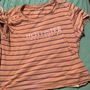 Hollister Cropped Short Sleeve top💛